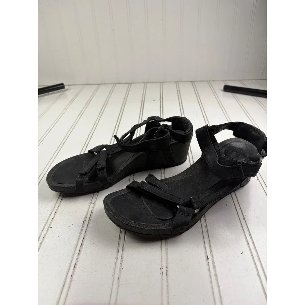 Teva Ysidro Universal Black Leather Wedge Sandals Women's Size 7.5